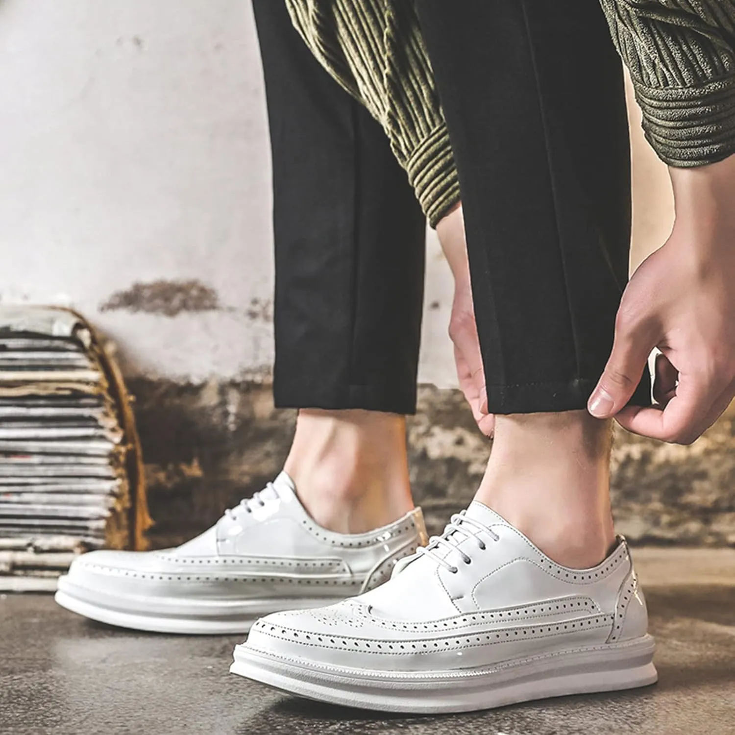 Men's Platform Brogue Dress Shoes Microfiber Leather Lace-Up Sneakers