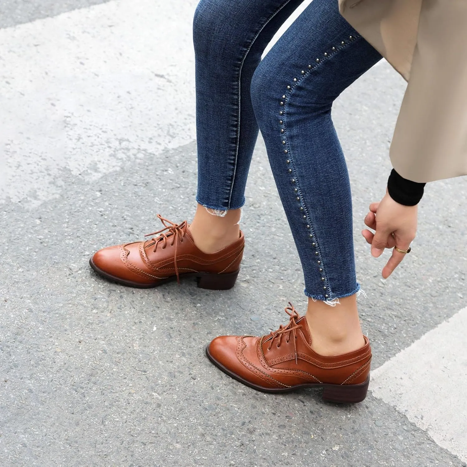 SHEMEE Women's Chunky Low Heels Oxfords Saddle Shoes Creeper Vintage Wingtip Brogues Perforated Flats Lace Up Derby Shoes