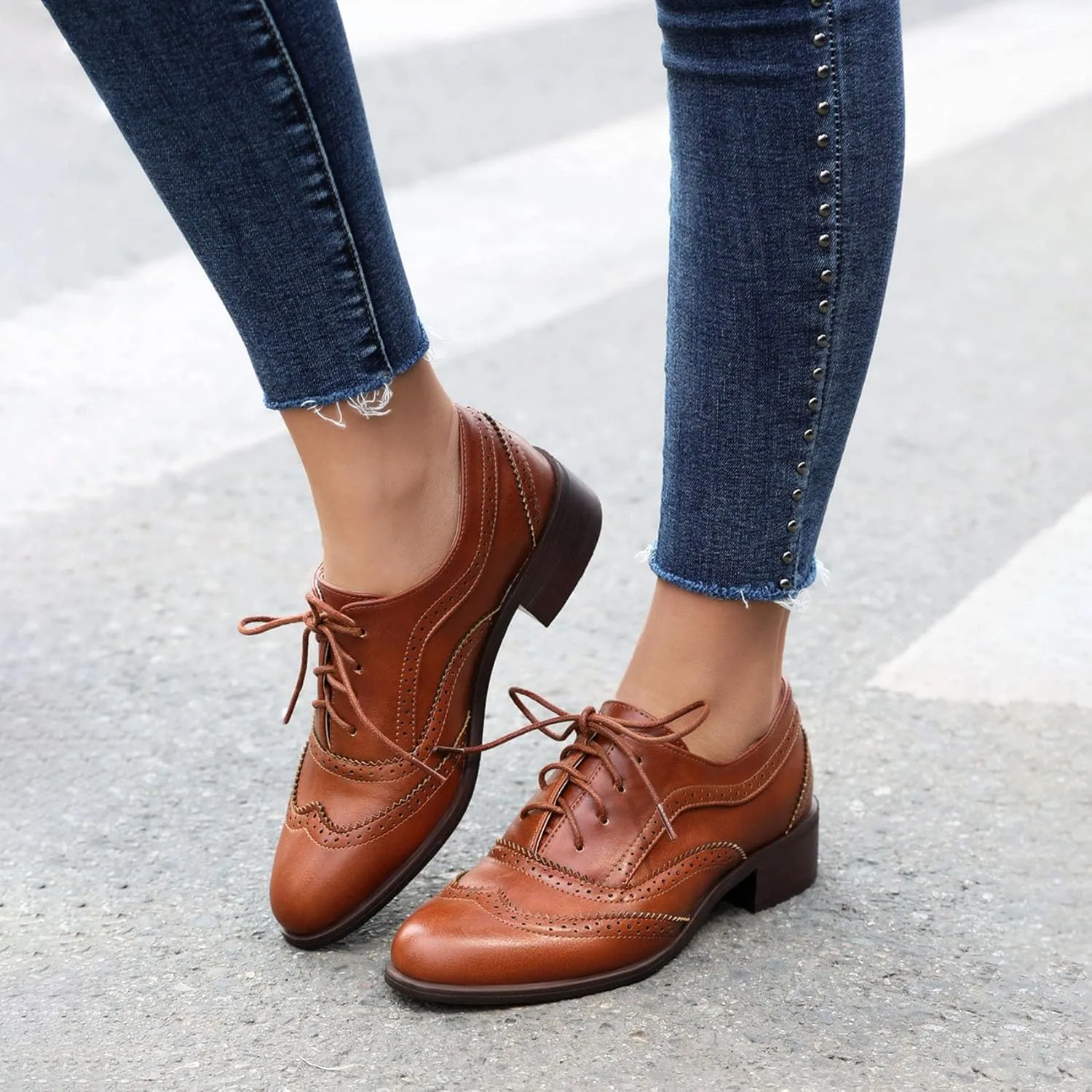 SHEMEE Women's Chunky Low Heels Oxfords Saddle Shoes Creeper Vintage Wingtip Brogues Perforated Flats Lace Up Derby Shoes
