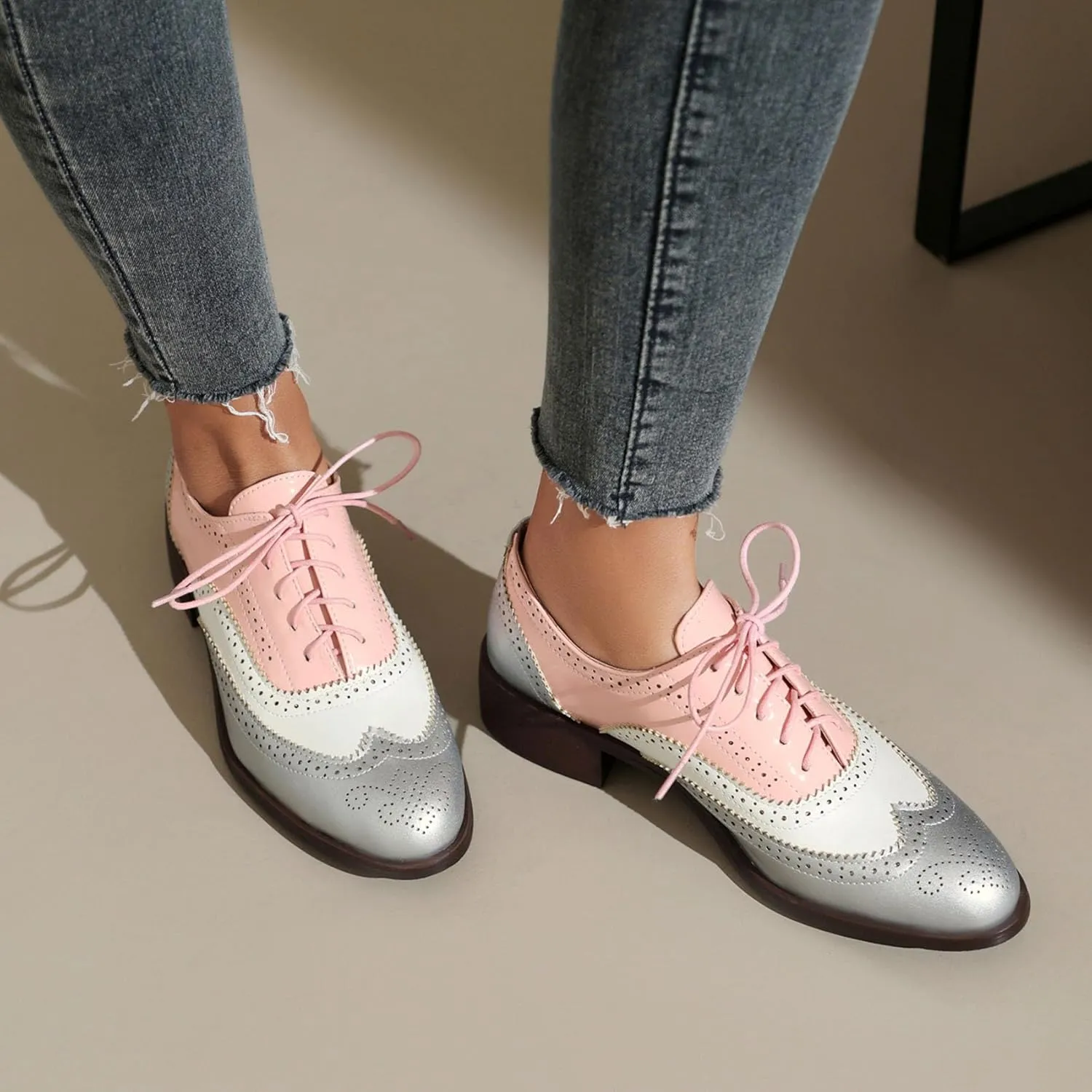 SHEMEE Women's Chunky Low Heels Oxfords Saddle Shoes Creeper Vintage Wingtip Brogues Perforated Flats Lace Up Pumps