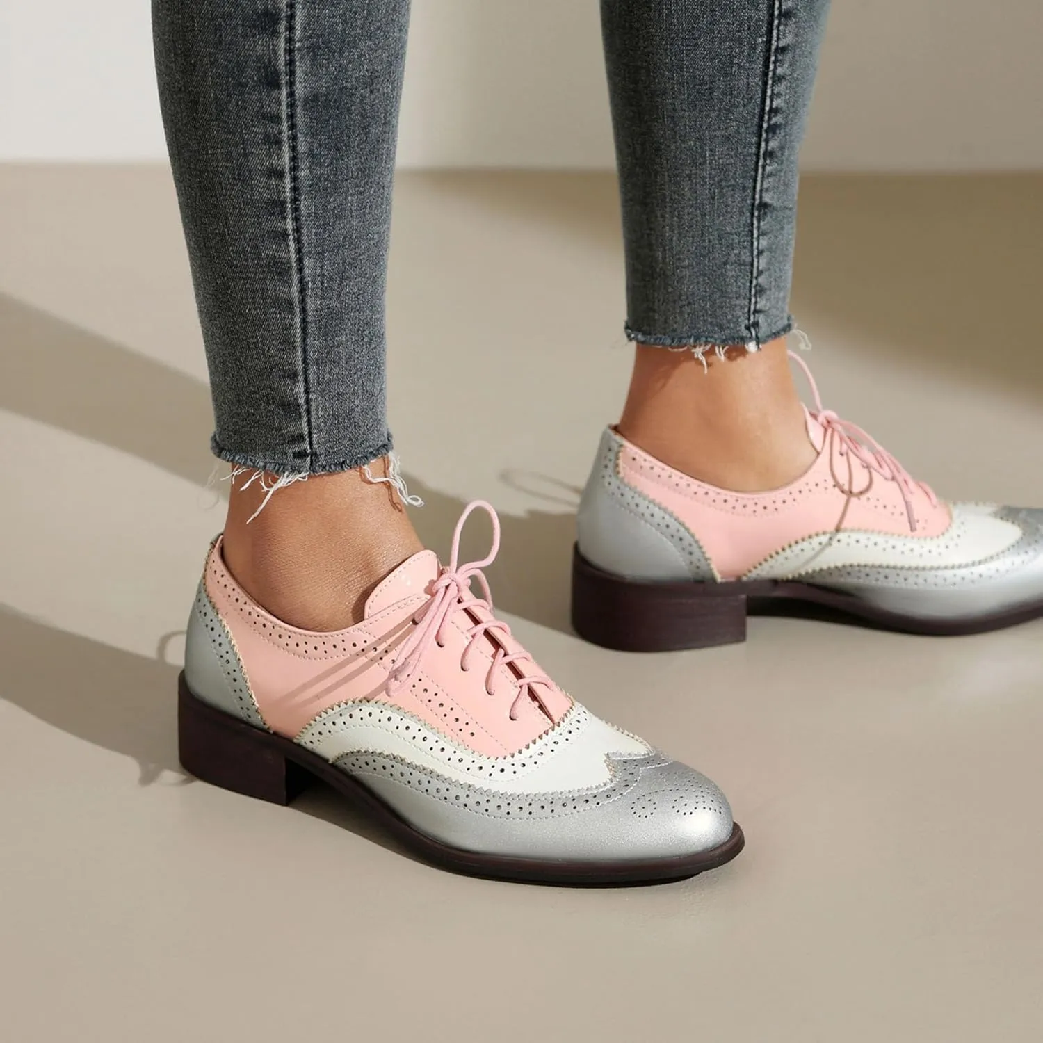 SHEMEE Women's Chunky Low Heels Oxfords Saddle Shoes Creeper Vintage Wingtip Brogues Perforated Flats Lace Up Pumps