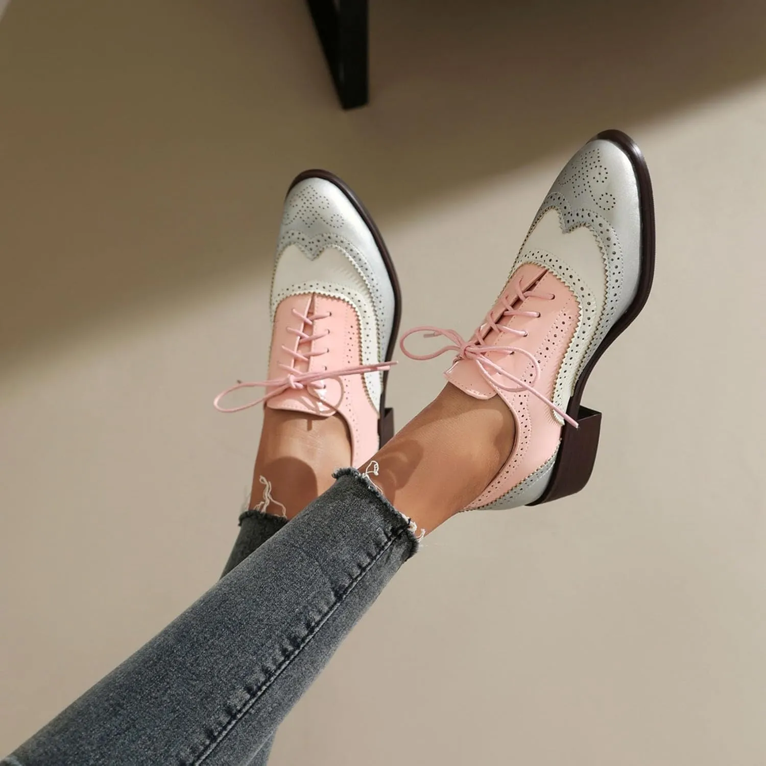 SHEMEE Women's Chunky Low Heels Oxfords Saddle Shoes Creeper Vintage Wingtip Brogues Perforated Flats Lace Up Pumps