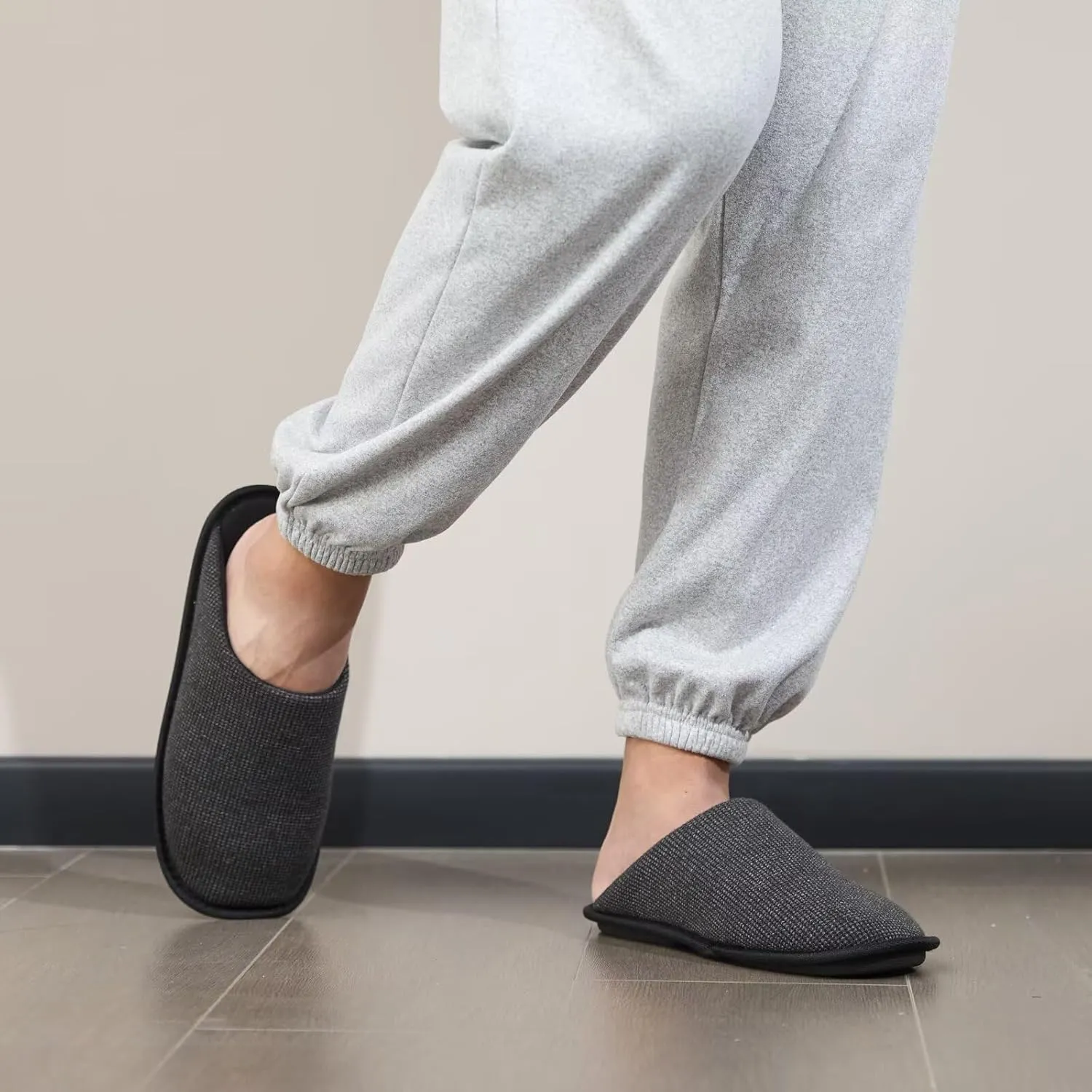 TUOBUQU Mens House Slippers Soft Cozy Bedroom Slippers
