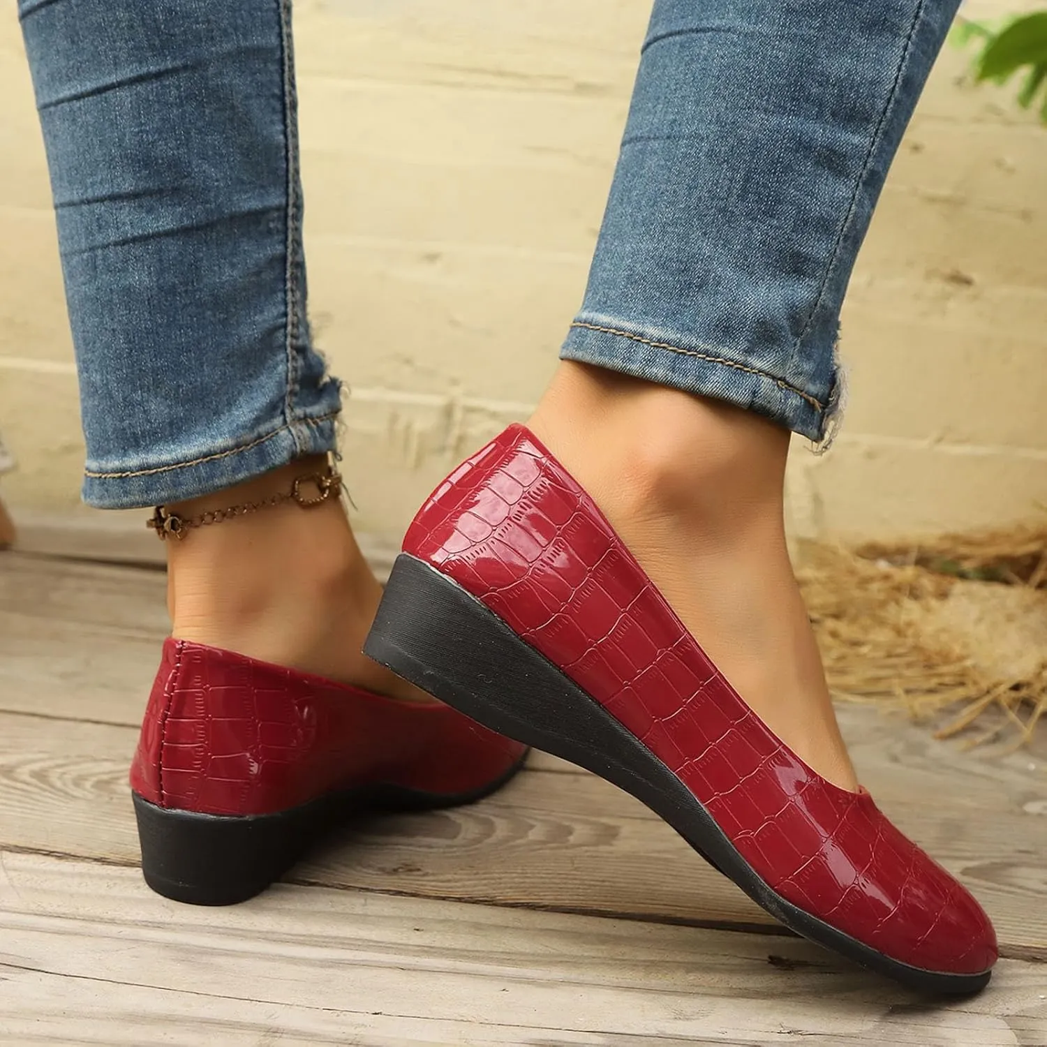 Women's Comfortable Loafers Soft Leather Slip on Casual Outdoor Sandals Round Toe Driving Flat Work Walking Shoes for Women Dressy Low Heels Orthopedic Sandals ﻿