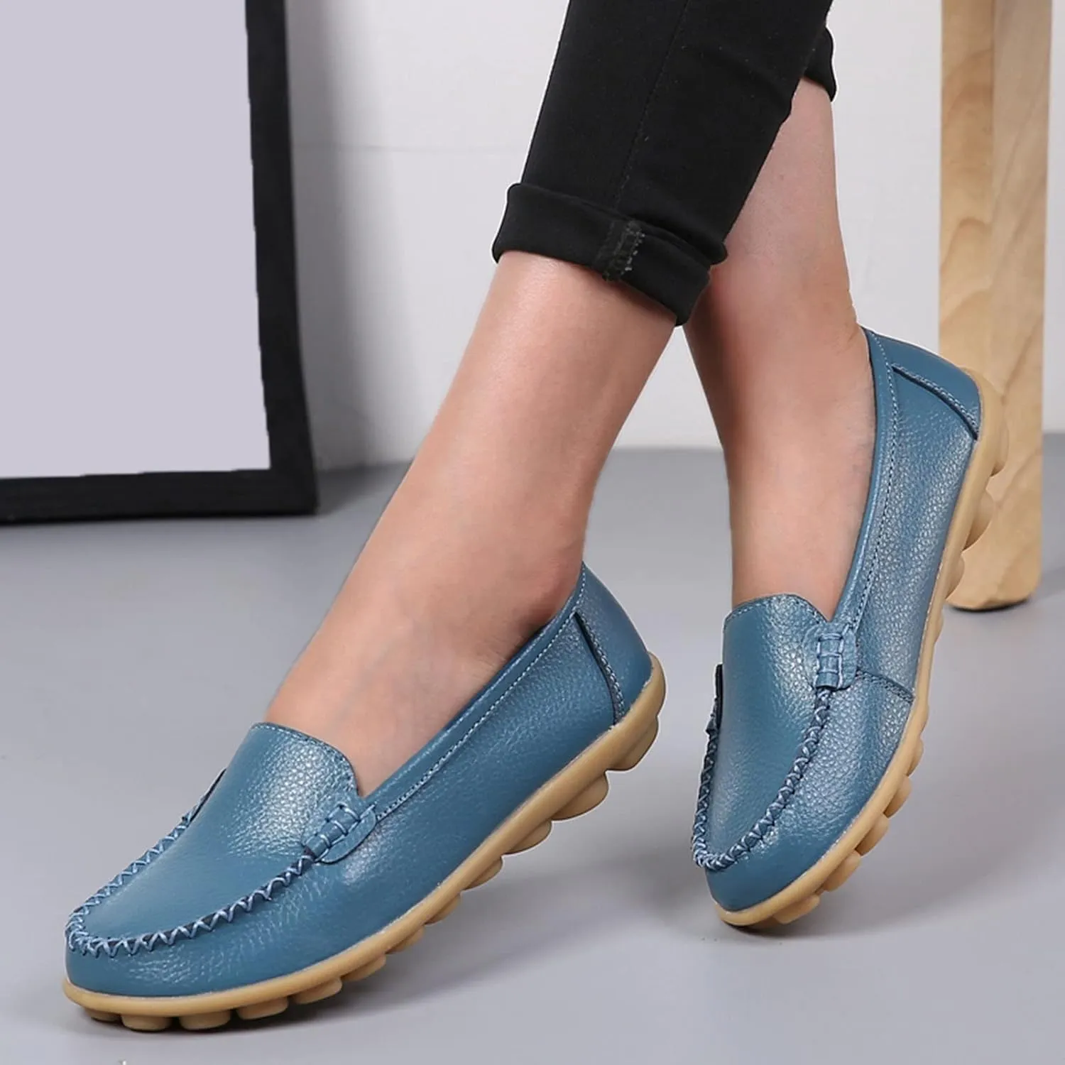 Women's Comfortable Loafers Soft Leather Slip on Casual Outdoor Sandals Round Toe Driving Flat Work Walking Shoes for Women Dressy Low Heels Orthopedic Sandals ﻿