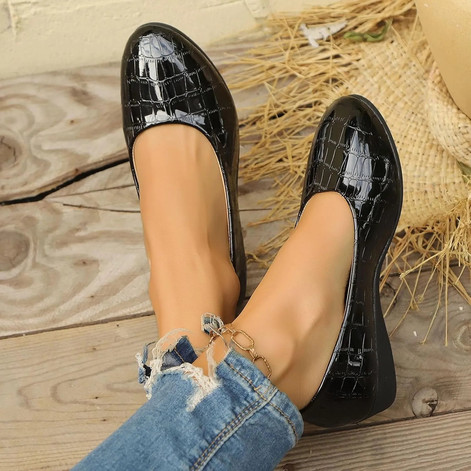 Women's Comfortable Loafers Soft Leather Slip on Casual Outdoor Sandals Round Toe Driving Flat Work Walking Shoes for Women Dressy Low Heels Orthopedic Sandals ﻿
