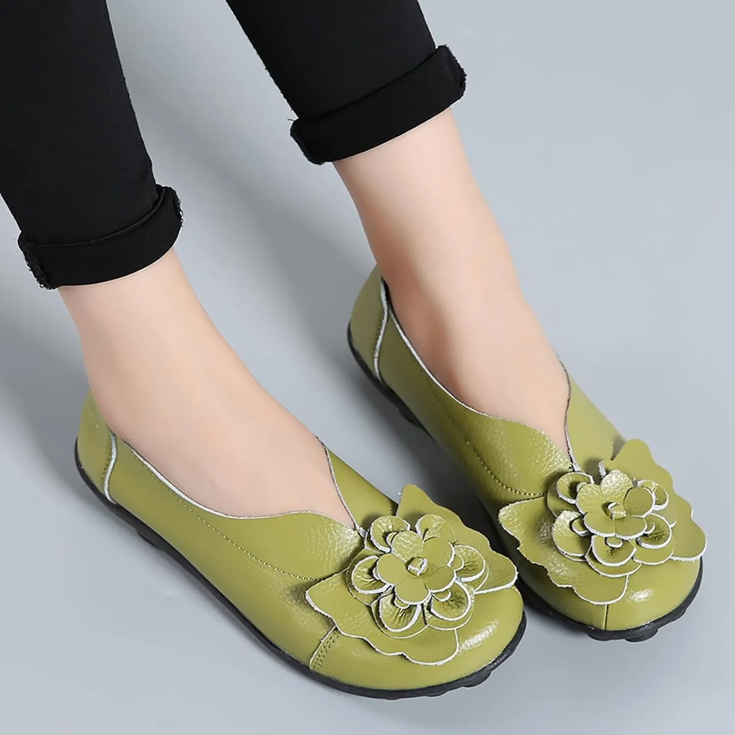 Women's Leather Flowers Loafers Lightweight Comfortable Round Toe Soft Bottom Walking Shoes Summer Casual Slip On Moccasins Driving Flats Outdoor Work Shoes