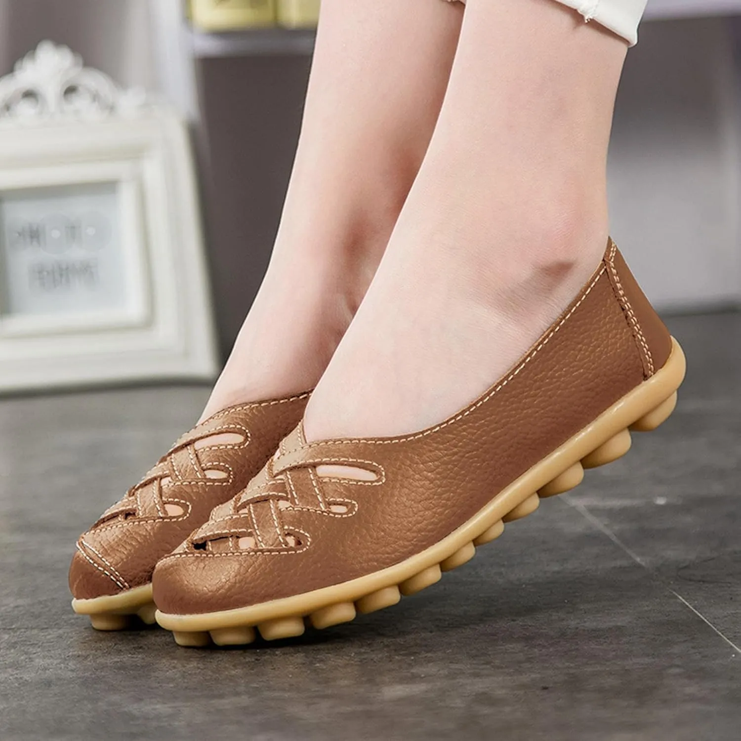 Womens Leather Loafers Summer Breathable Hollow Out Closed Toe Slip-On Sandals Casual Lightweight Soft Sole Nurse Work Walking Shoes Comfortable Casual Fisherman Sandals