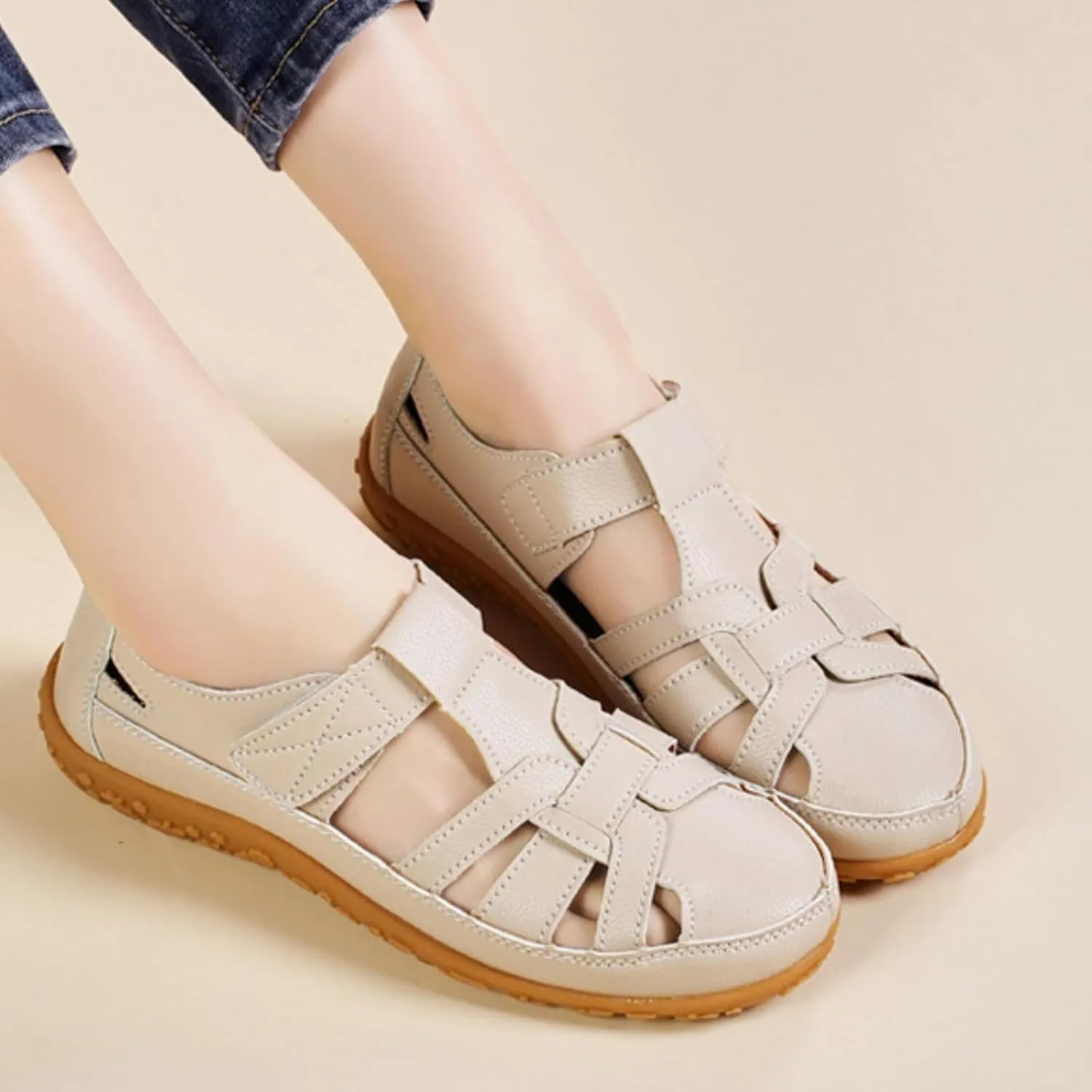 Women's Summer Leather Fisherman Sandals Casual Soft Bottom Hollow Out Non Slip Closed Round Toe Adjustable Hook Walking Sandals Lightweight Comfortable Beach Shoes